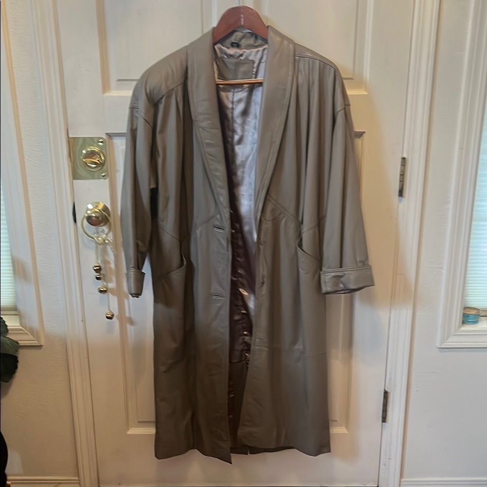 Elegant Gray Leather Jacket
